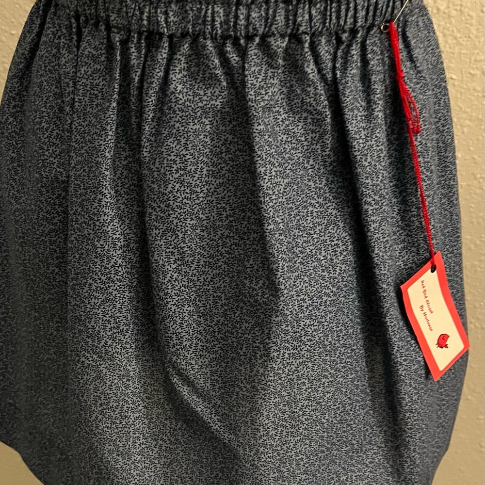 Too too cute tiny gathers skirt.